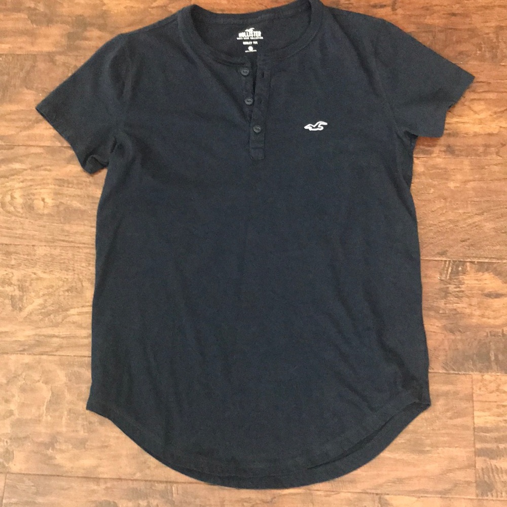 HOLLISTER Men’s short sleeve Henley Tee XS